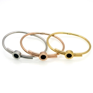 Bracelets ouverts en acier inoxydable avec chiffres romains en or, argent et rose