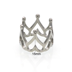 Detailed view of crown ring height measurement at 15mm in polished stainless steel