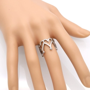 Exquisite silver stainless steel crown ring with heart-shaped cutouts and crystals