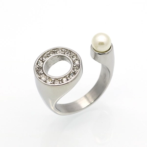 U-shaped open ring in 18k gold with sparkling pavé diamonds and a white pearl