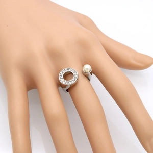 Elegant U-shaped open ring featuring shimmering rhinestones and a white pearl accent