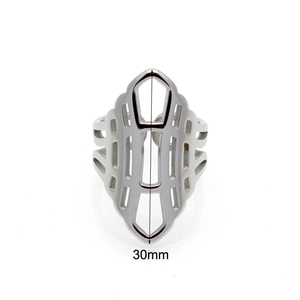 Anello scudo geometrico moderno in acciaio inossidabile argento, altezza verticale di 30 mm