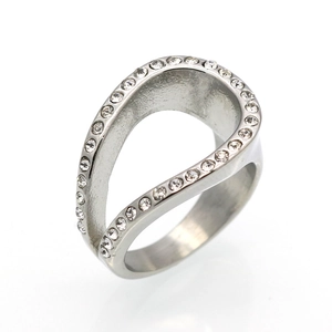Anillo ondulado plateado para mujer con diamantes de imitación y baño de oro de 18k