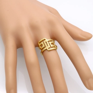Bague dorée minimaliste à double couche avec motif géométrique grec et design ajouré