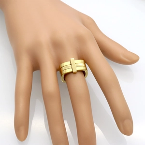 Bague géométrique en acier titane doré mat à trois couches avec design en T carré
