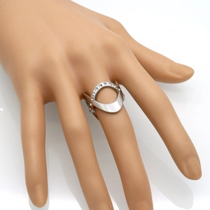 Minimalistischer geometrischer Silberring mit funkelndem Zirkonia im offenen Design