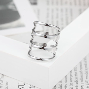 Anello minimalista multistrato traforato geometrico in acciaio inossidabile argento