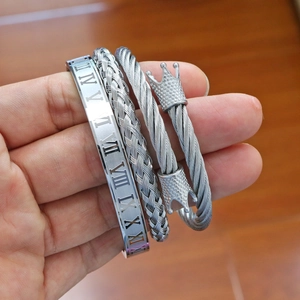 Ensemble de bracelets en acier inoxydable argenté avec chiffres romains et couronne