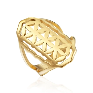 Bague large en acier inoxydable plaqué or poli avec motif floral évidé élégant