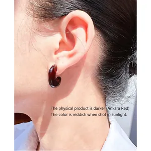 Boucles d'oreilles géométriques minimalistes en émail rouge Ancora pour femmes