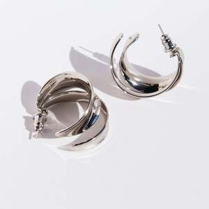 Silver metallic C-shaped irregular layered double hoop earrings with mirror finish