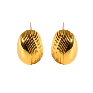 Poliierte goldene Ohrstecker mit Wellentextur und glattem Metall-Finish