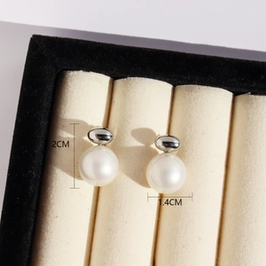 Minimalist silver metal and 1.4cm round pearl stud earrings with 2cm total height