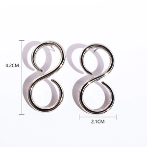 Minimalist silver geometric infinity drop earrings with mirror polished finish, 4.2cm height