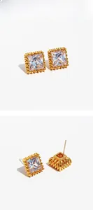 Détails des boucles d'oreilles carrées en zircone avec gravures creuses plaquées or