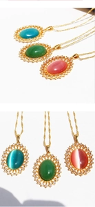 Détails des colliers en pierre œil de chat ovale en bleu, vert et rose avec placage d'or