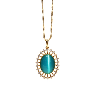Collier vintage doré avec pierre œil de chat verte ovale et halo de zircons brillants