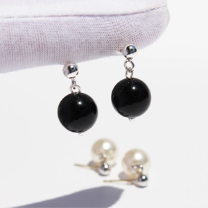 Elegant round pearl drop earrings in black and white styles with silver needles