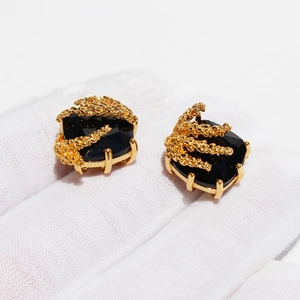 French vintage wheat-ear style earrings with square black gemstones and gold plating