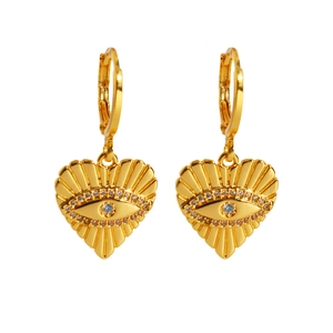 Boucles d'oreilles cœur œil maléfique dorées avec gemme bleue et zircons brillants
