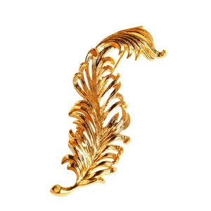 Elegant 18k gold plated feather brooch with intricate hollow wing design for coats