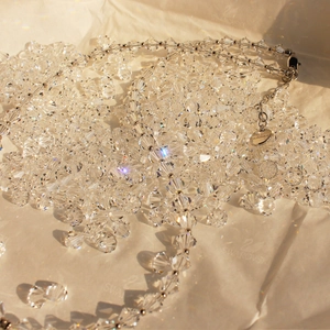 Collana di perle di cristallo scintillante con catena di estensione e chiusura a moschettone