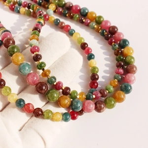 Collier en perles de tourmaline arc-en-ciel et bracelet multi-rangs avec perles dorées
