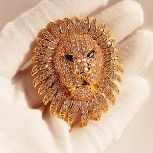 Broche Tête De Lion Laiton Plaqué Or Micro Pavé Zircone Yeux Bleus Hip Hop Bijoux Animaux Cool Pour Hommes Femmes