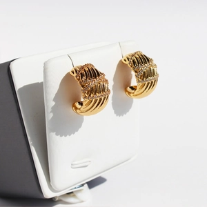 French vintage gold-plated wavy C-shaped hoop earrings with sparkling zircon inlay