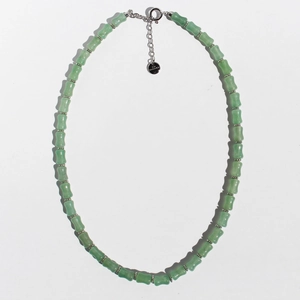 Collana vintage con perle di avventurina verde a forma di bambù e catena regolabile