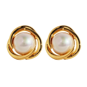 Chic gold layered spiral earrings featuring elegant iridescent pearls for a luxury look