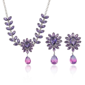 Parure de bijoux tendance avec collier floral en zircon violet et boucles d'oreilles
