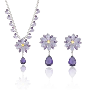 Parure collier et boucles d'oreilles fleur violette avec zircons de taille marquise