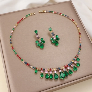 Elegantes Zirkonia Smaragdgrünes Schmuckset Edelstahl Kupfer Halskette Und Ohrringe Für Damen Hochzeit Bankett Schmuck