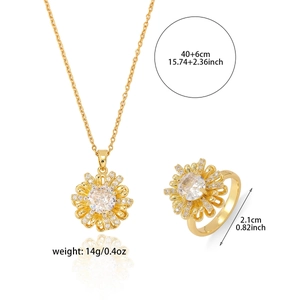 Detalle del conjunto de joyas de girasol con las medidas del collar y del anillo