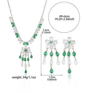 Halskette und Ohrringe Set mit grünen Zirkonia Blumen, Maße 49+6cm und 5,4cm Details