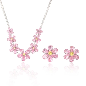 Set gioielli fiore rosa con collana di zirconi scintillanti e orecchini a lobo coordinati