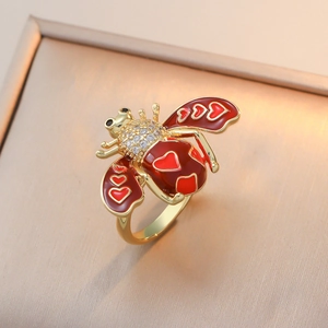 Bague abeille avec cœur en émail rouge et zircons étincelants sur placage en or fin