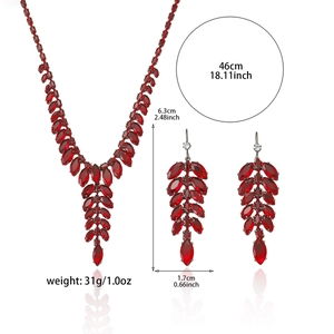 Parure de bijoux en zircon avec collier à pendentif rouge et boucles d'oreilles marquise