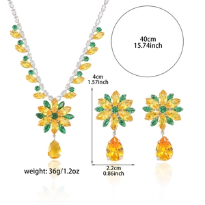 Parure de bijoux fleurs en zircon avec collier et boucles d'oreilles jaunes et verts