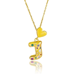 Détail du pendentif cœur doré et de la lettre J ornée de cristaux multicolores