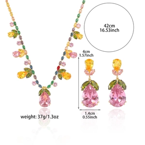 Pink tulip-style jewelry set with pear-cut crystals, necklace and drop earrings with dimensions