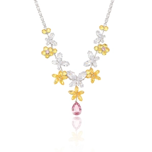 Collier fleurs et papillons avec zircons jaunes et pendentif goutte rose