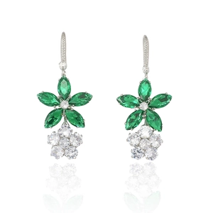 Pendientes de flores verde esmeralda con circonitas blancas en acabado de tono plateado