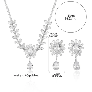 Zirkonia Halskette und Ohrring Set mit Tropfen-Anhängern und eleganten Silber-Finish