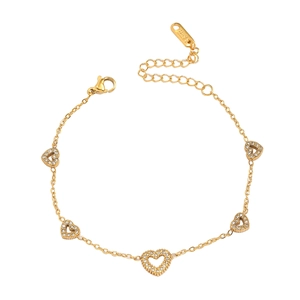 Bracelet élégant en acier titane doré pour femme avec cinq breloques cœurs en zircone