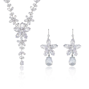 Parure de bijoux fleur de soleil en cristal argenté avec collier et boucles d'oreilles