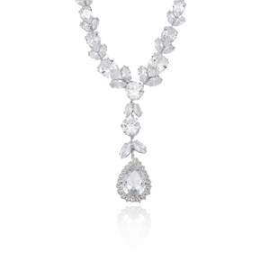 Parure collier tulipe élégante avec zircons marquise et pendentif goutte d'eau