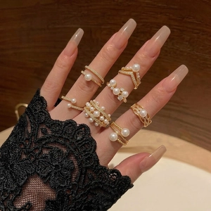 Bague Ouverte Élégante Style Vintage Français Plaquée Or Avec Künstliche Perle Fantaisie Et Zircone Réglable Pour Femme