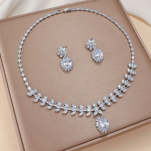 Fashionable marquise zircon sunflower necklace and earring set in elegant silver finish